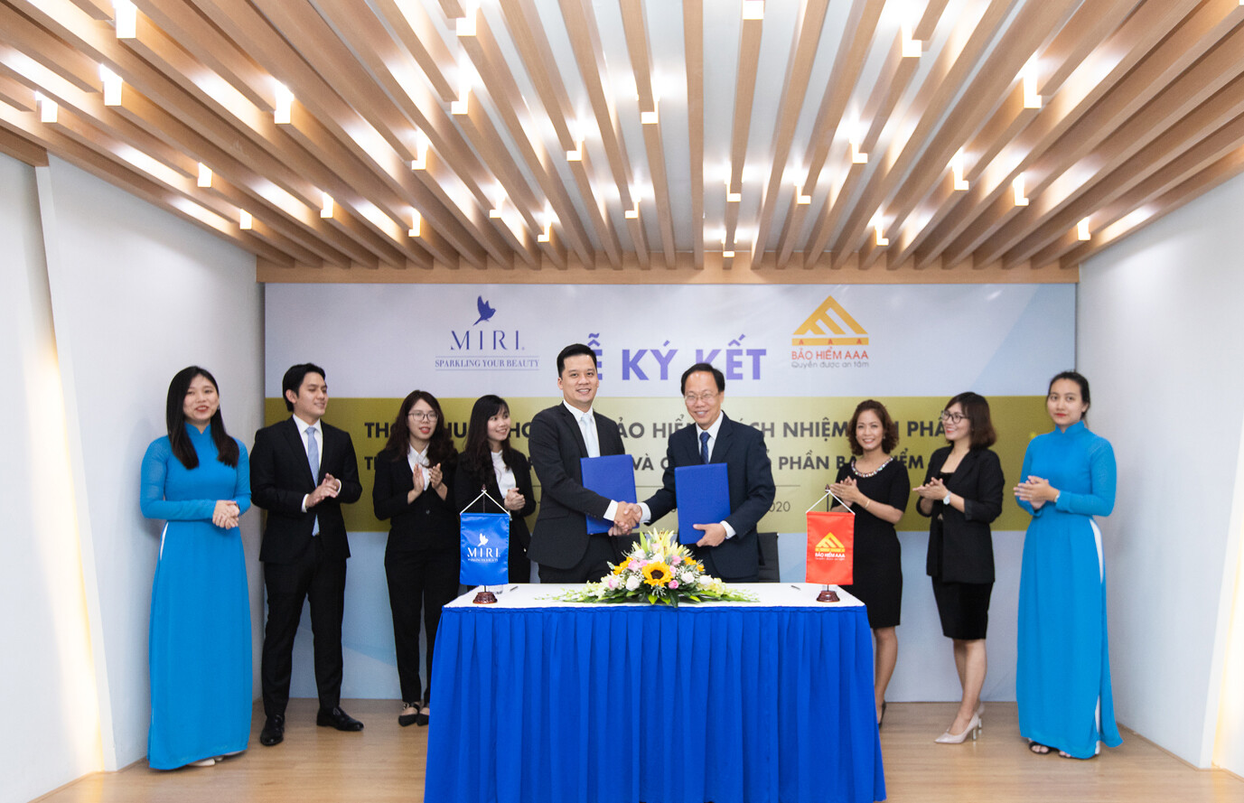 VẠN XUÂN FMCG INVESTMENT 8