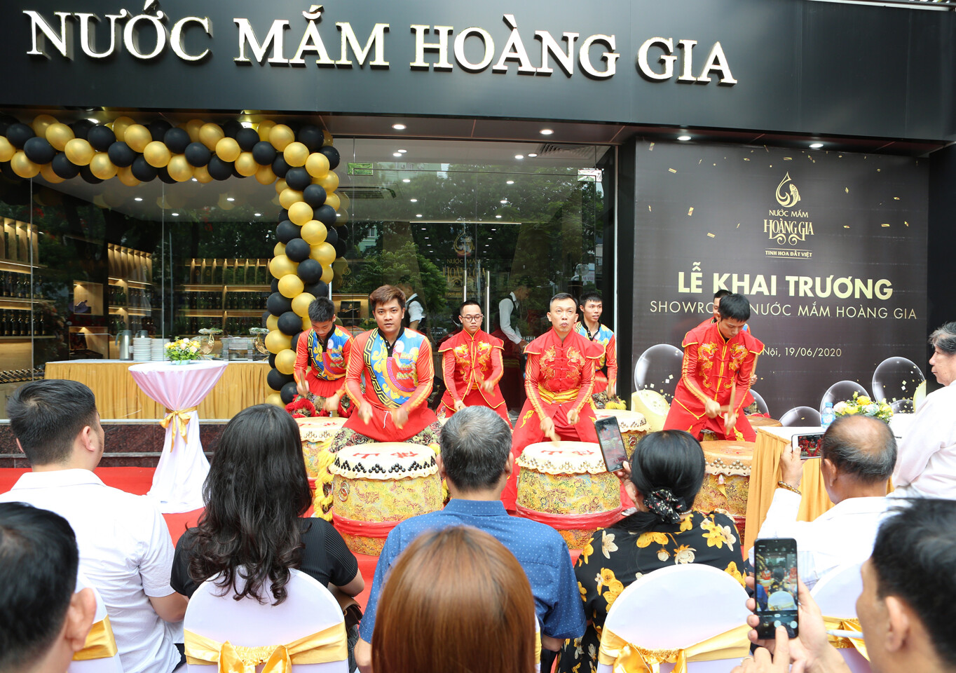 VẠN XUÂN FMCG INVESTMENT 6