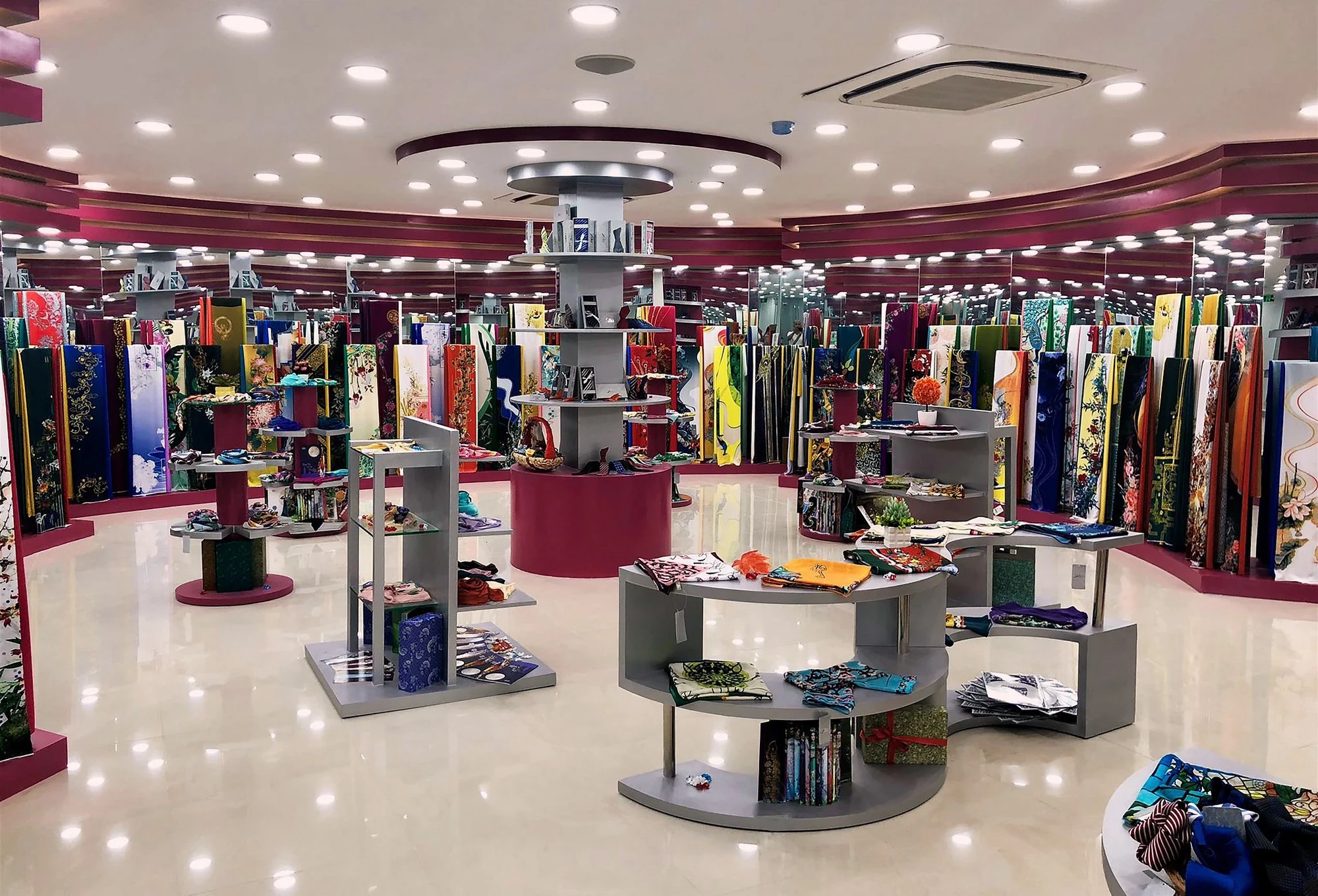 TẬP ĐOÀN THỜI TRANG THÁI TUẤN 7