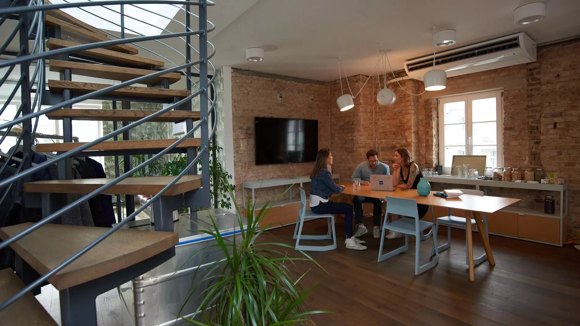 Hưng Vượng Capital 4