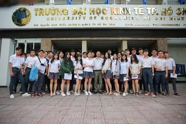Đại học Kinh tế TP. Hồ Chí Minh (UEH) 3