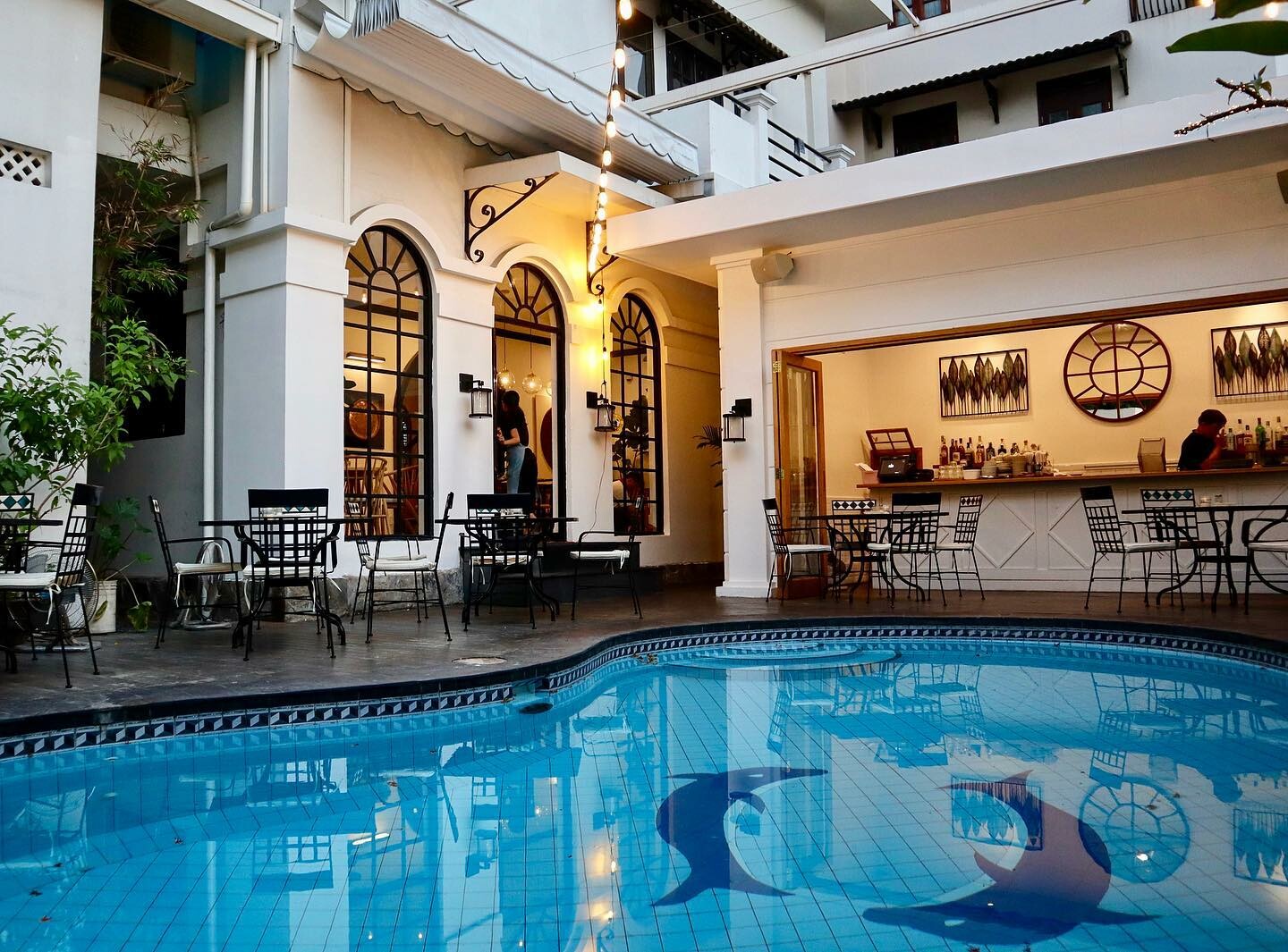 Nhà Hàng Vintage Emporium 5