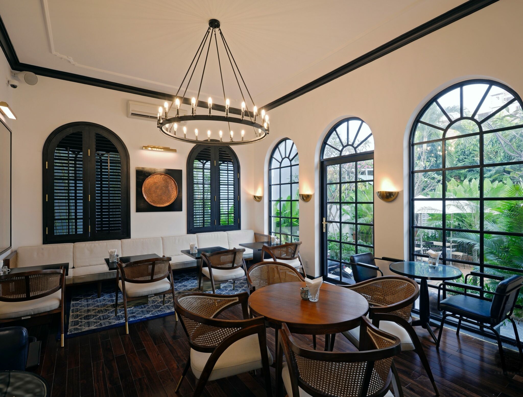 Nhà Hàng Vintage Emporium 4