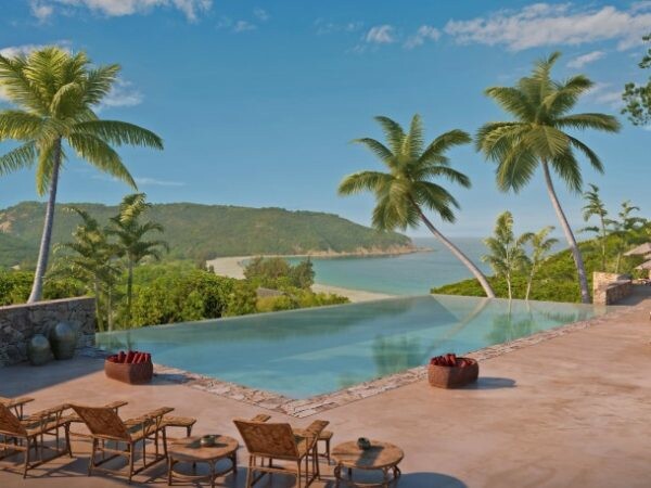 KHÁCH SẠN ZANNIER BÃI SAN HÔ 8