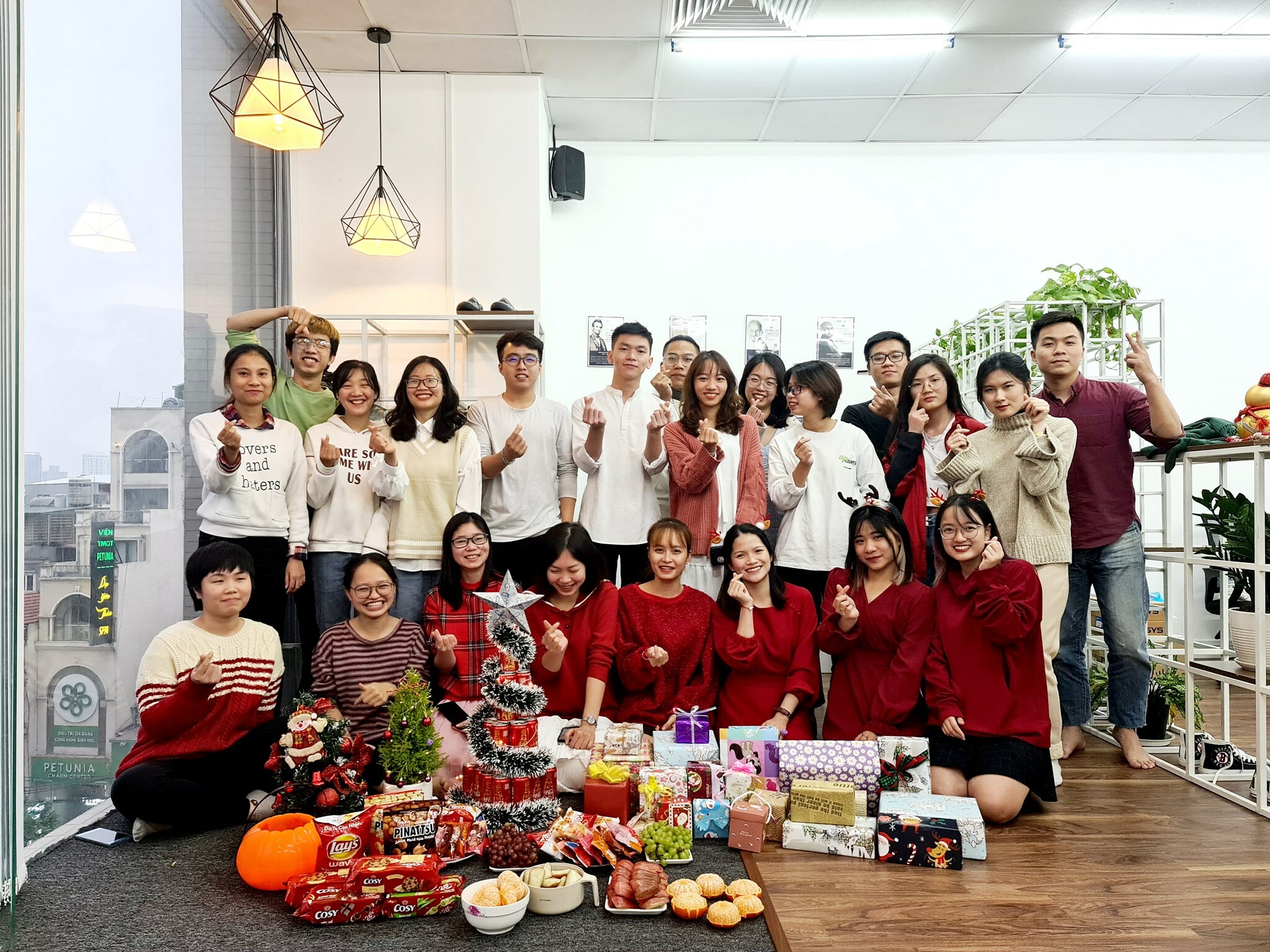 Quốc Tế TG Group 1