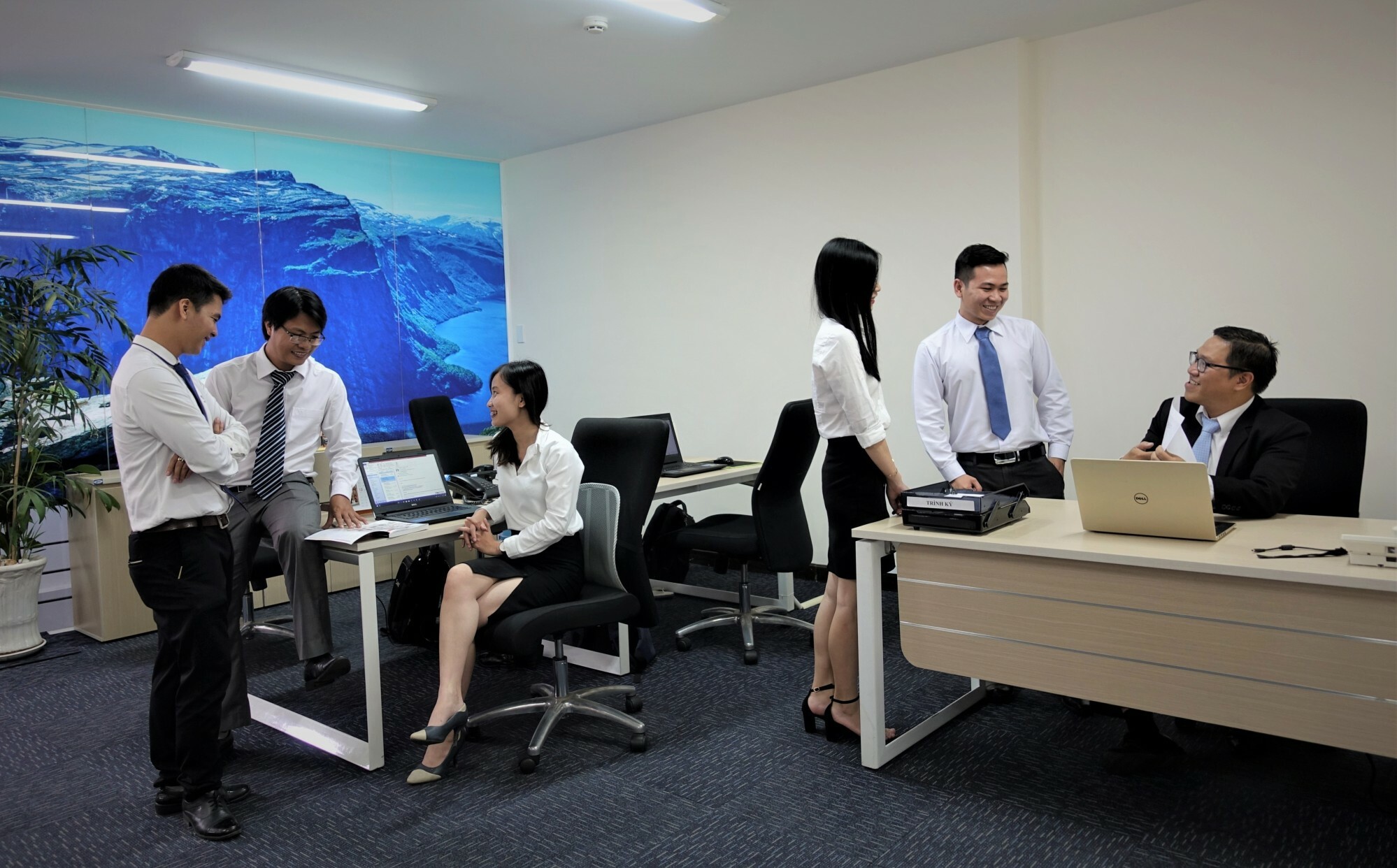 CÔNG TY TNHH M.R.O BLAST & PAINT 4