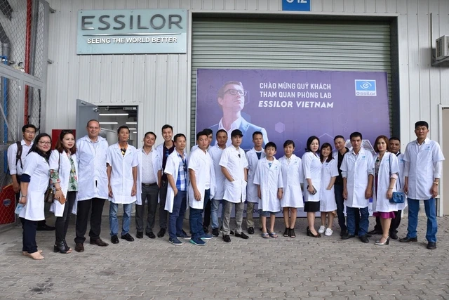 Essilor 8