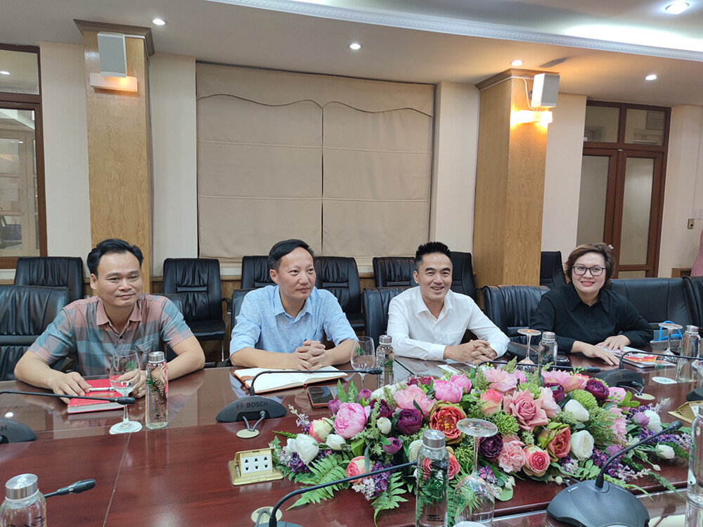 CÔNG TY CỔ PHẦN EDUVATOR - Anh ngữ ZIM 18