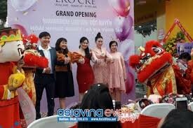 LYONA BEAUTY & COSMETICS 5