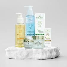 TẬP ĐOÀN DƯỢC MỸ PHẨM DOVA 9