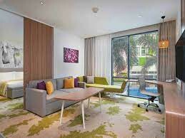 Holiday Inn & Suites Saigon Airport 9