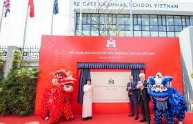 Trường TH, THCS và THPT Reigate Grammar 6