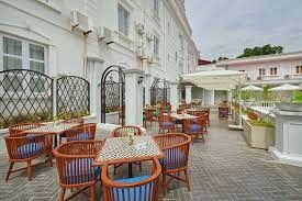 Khách Sạn Manoir Des Arts 4