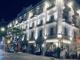 Khách Sạn Manoir Des Arts 6