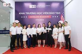 Học Viện Harlow 5