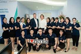 B.L.G INTERNATIONAL 10