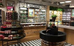 THE BODY SHOP 2