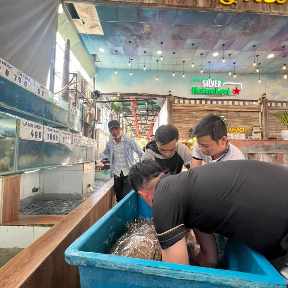 SKY36 - Nhà hàng Hải Cảng 5