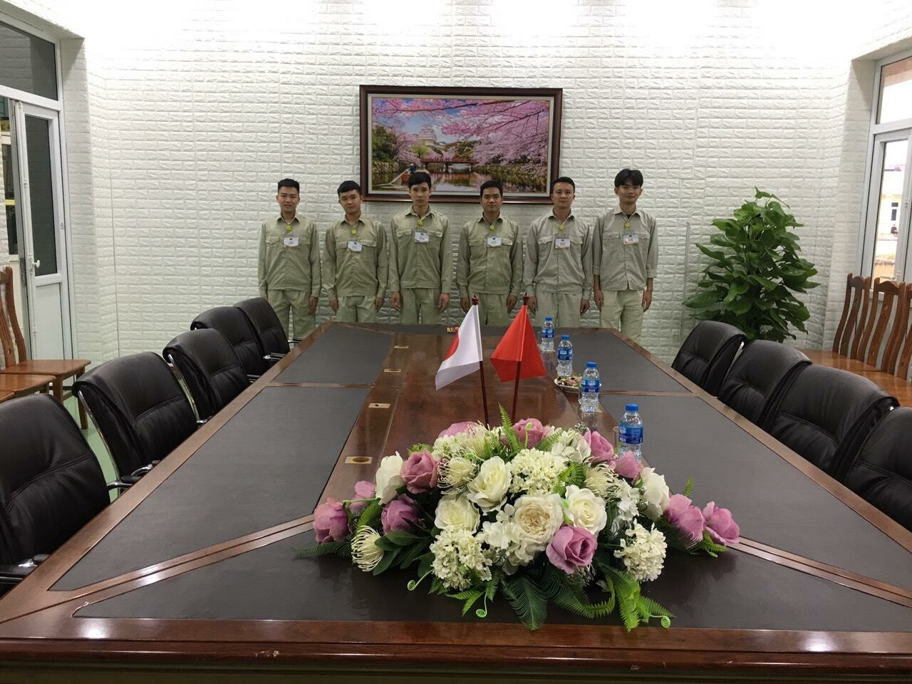 Đầu Tư Và Quan Hệ Quốc Tế GLC Group 4