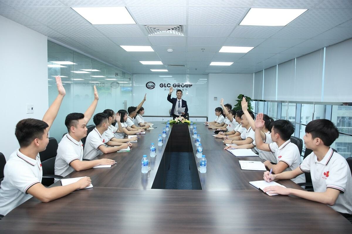 Đầu Tư Và Quan Hệ Quốc Tế GLC Group 10