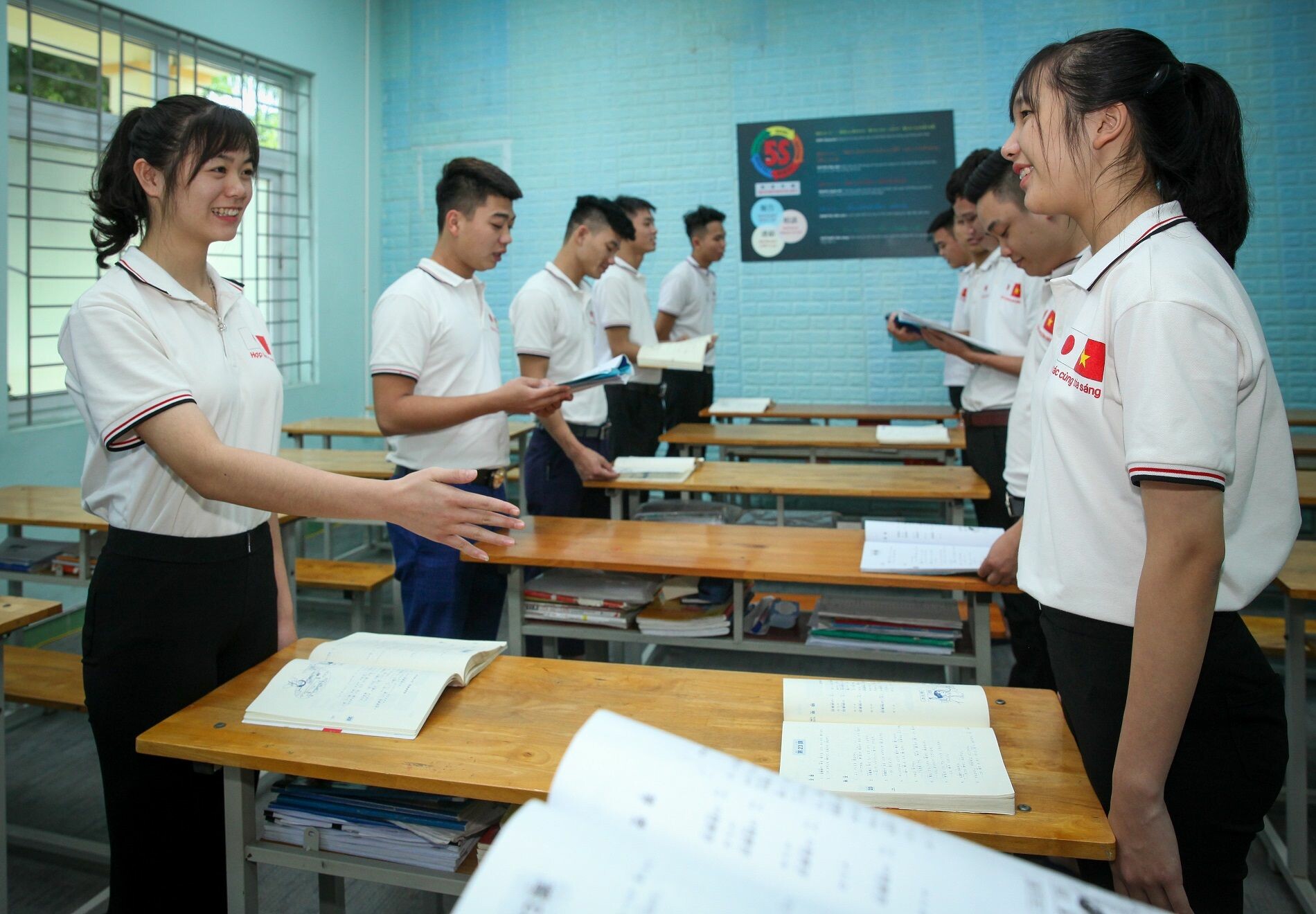 Đầu Tư Và Quan Hệ Quốc Tế GLC Group 8