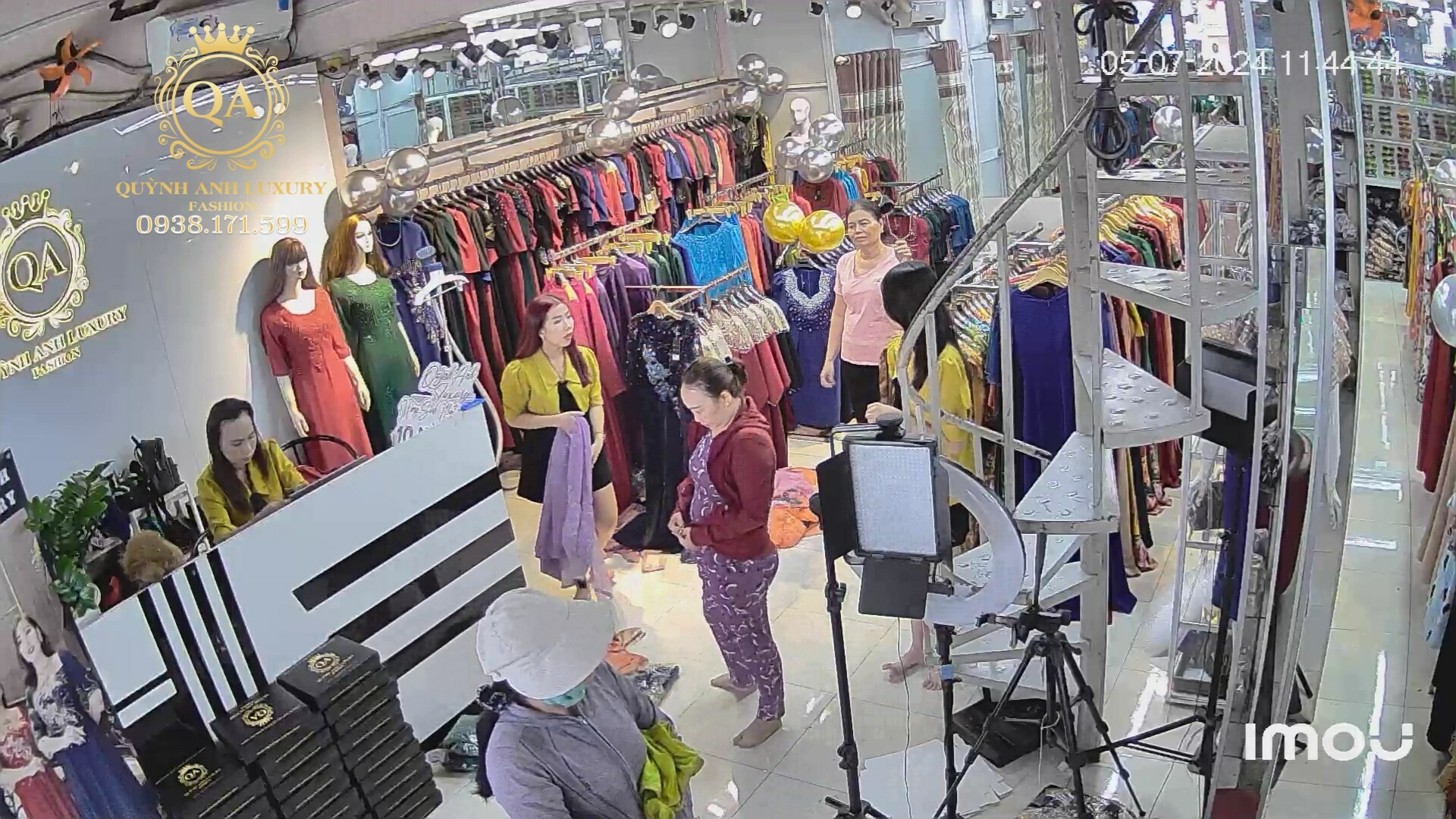 Gia công cơ khí và Thời trang Quỳnh Anh 2