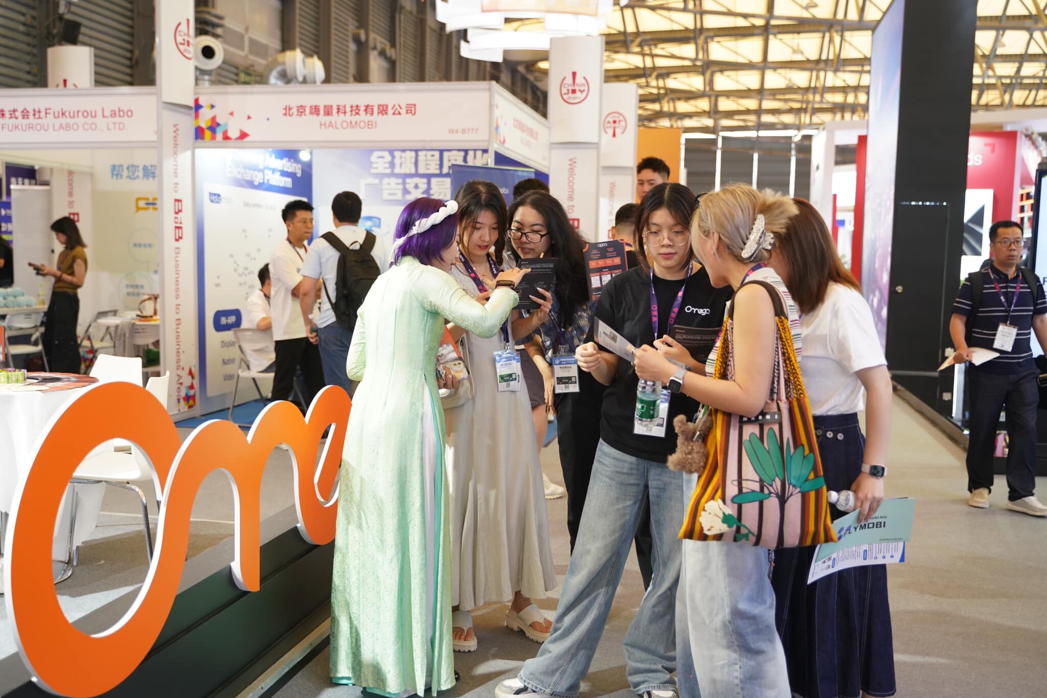 Truyền Thông Toàn Cầu Omega 7