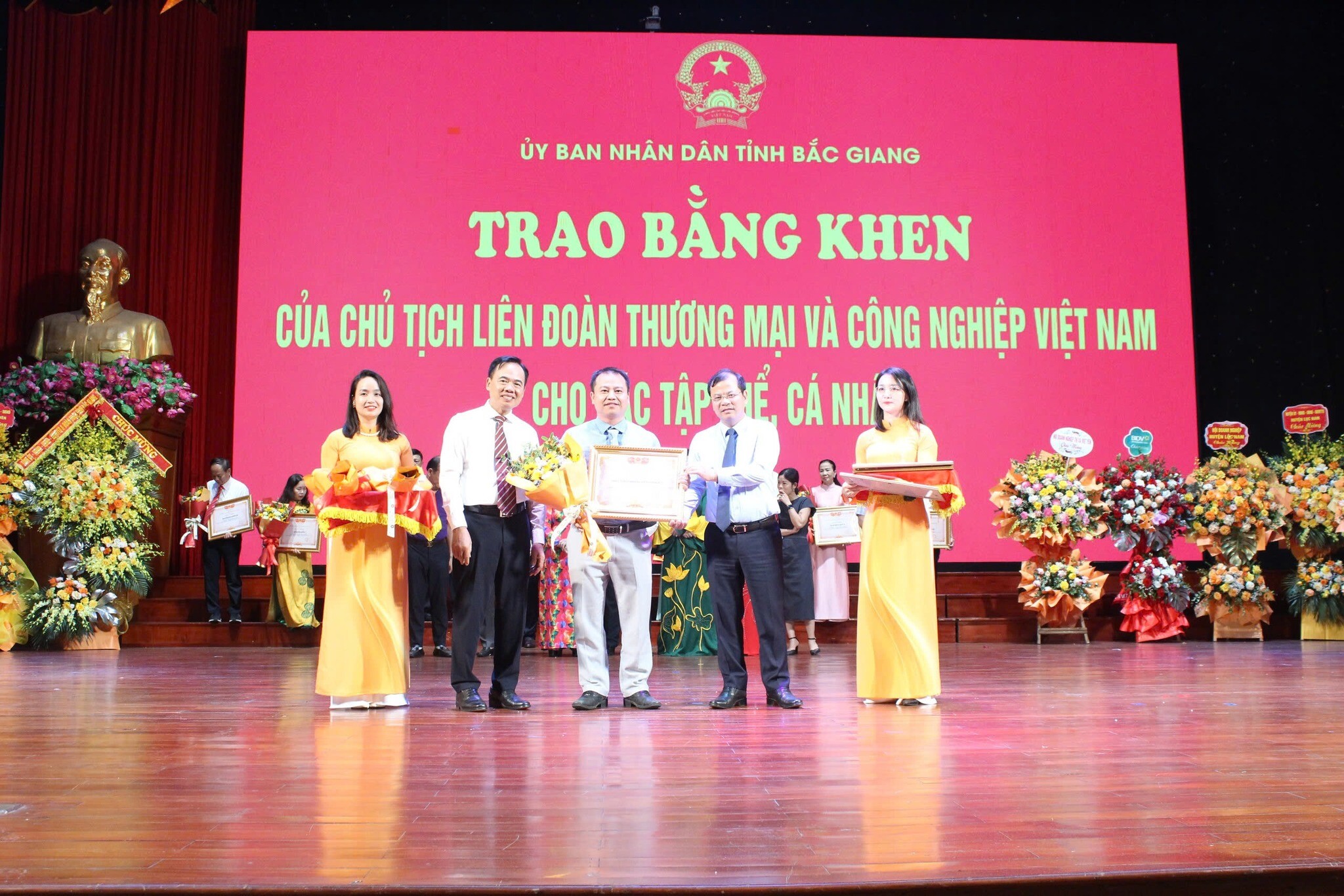 THƯƠNG MẠI VÀ DỊCH VỤ THÀNH BẮC 7