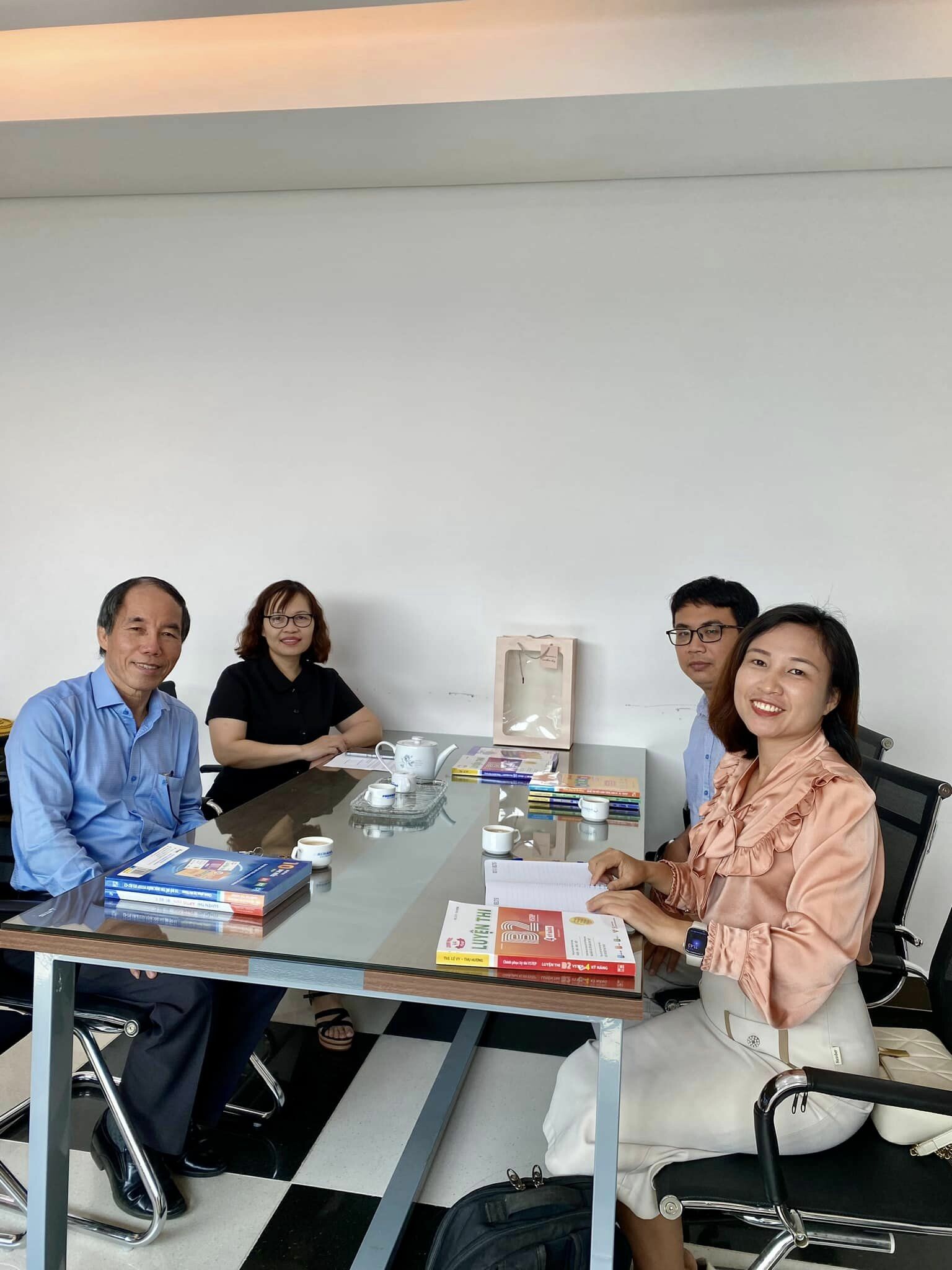 Trung Tâm Anh Ngữ Vivian 2