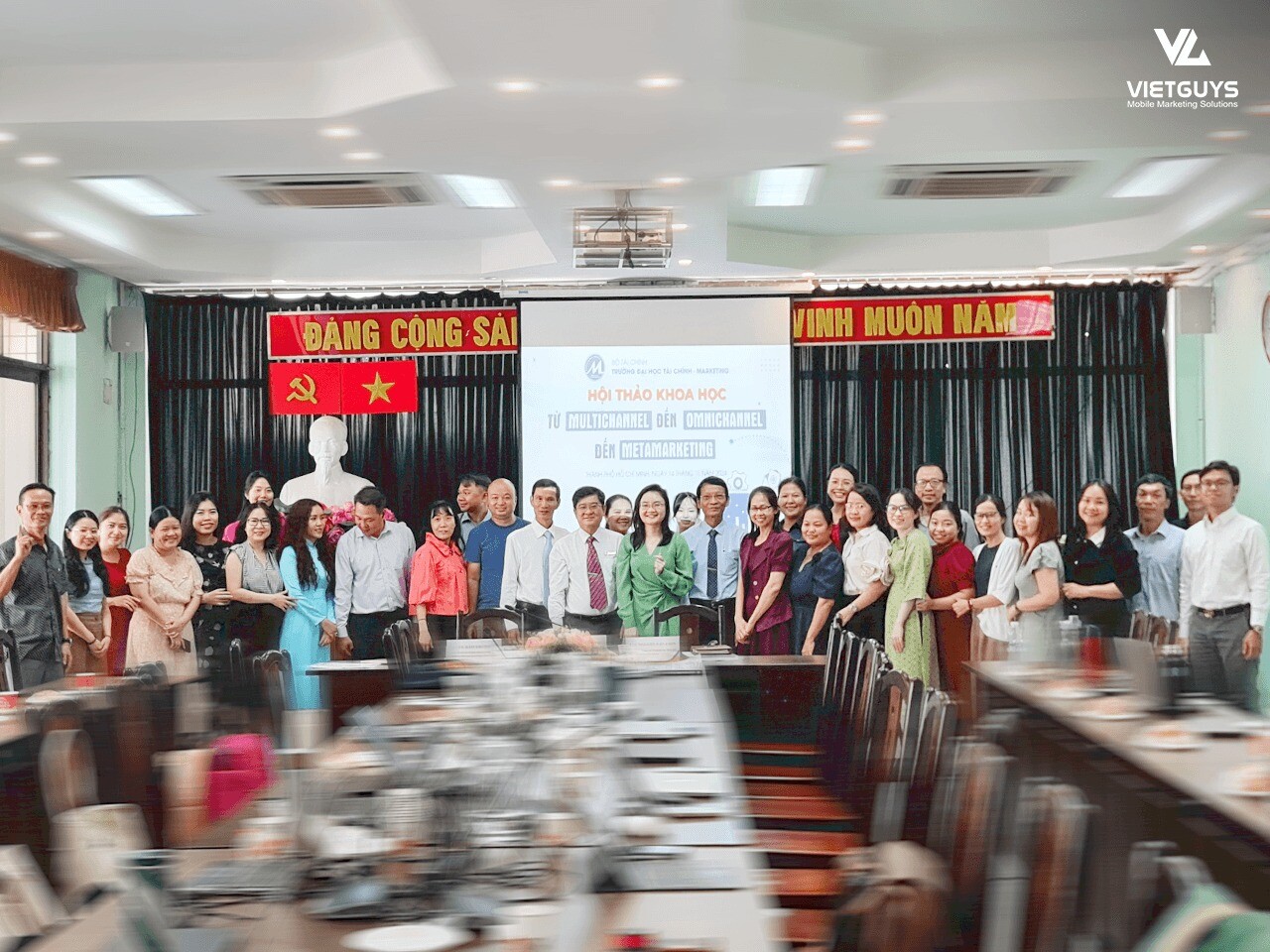 CỔ PHẦN XÍCH VIỆT - VIETGUYS 8