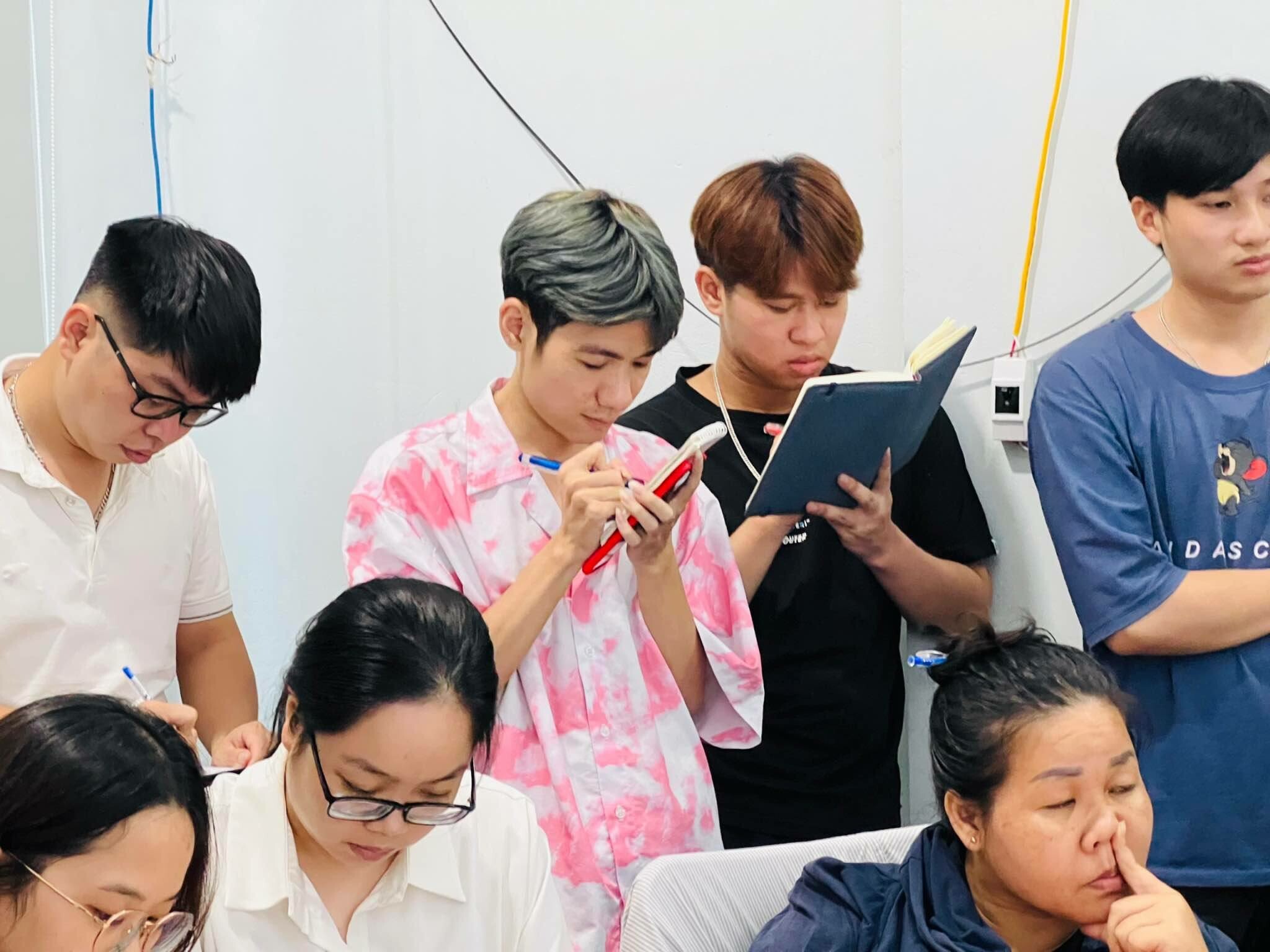 Công ty TNHH AUZE 6