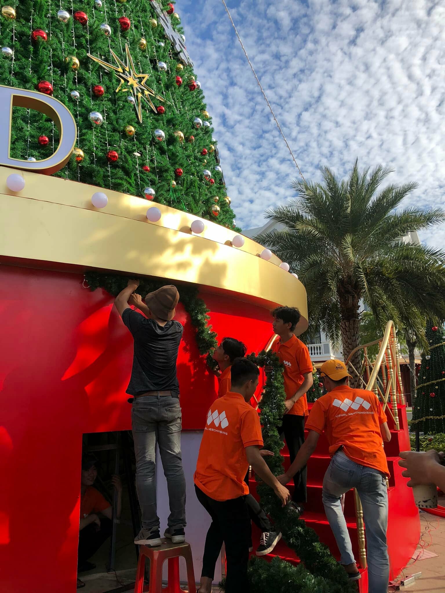 VISUAL MERCHANDISING 1