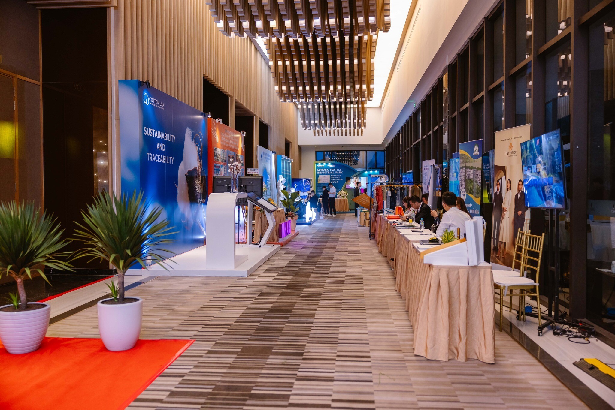 Viện Mẫu Thời Trang Việt Nam 1