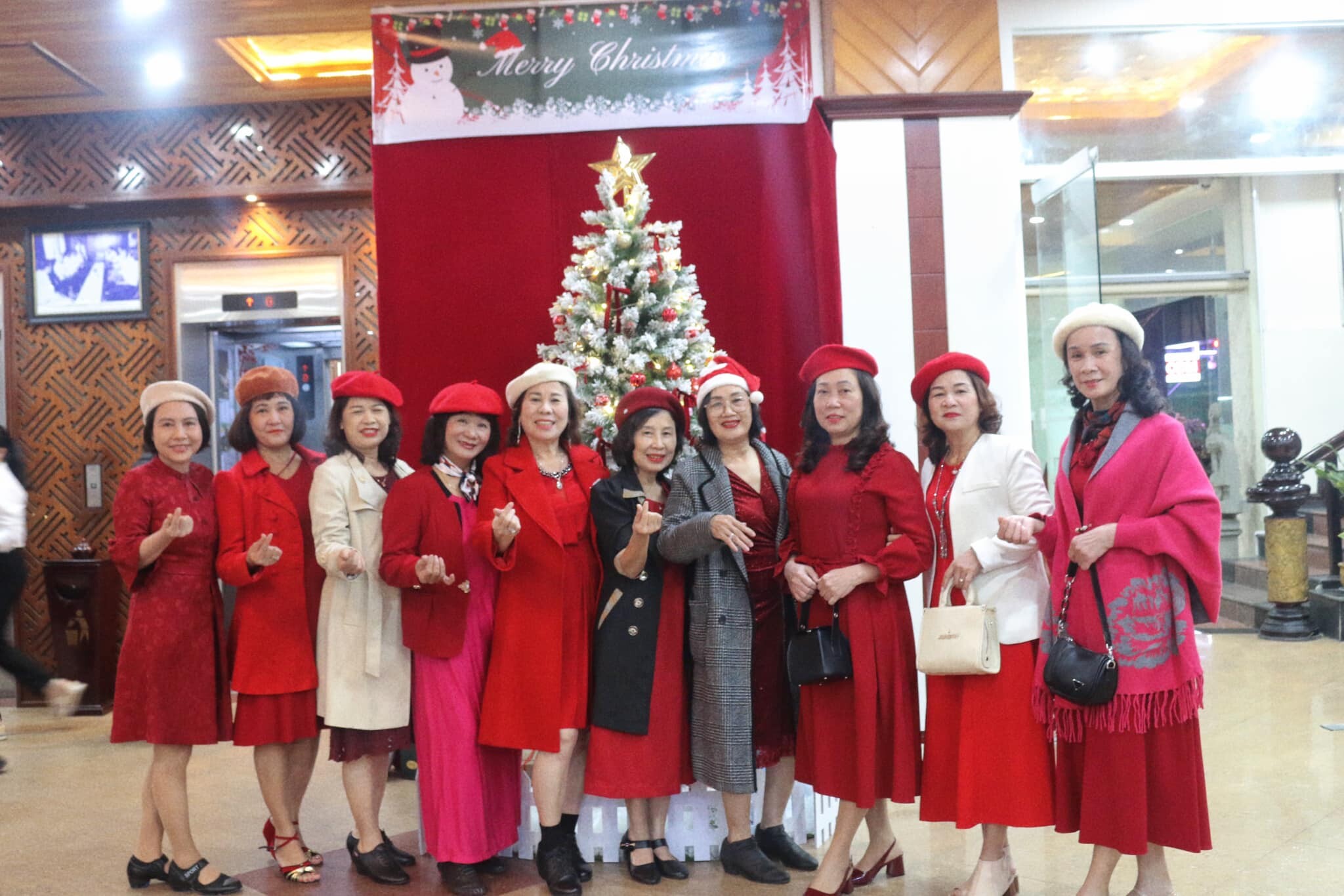 Phương Đông Việt 3