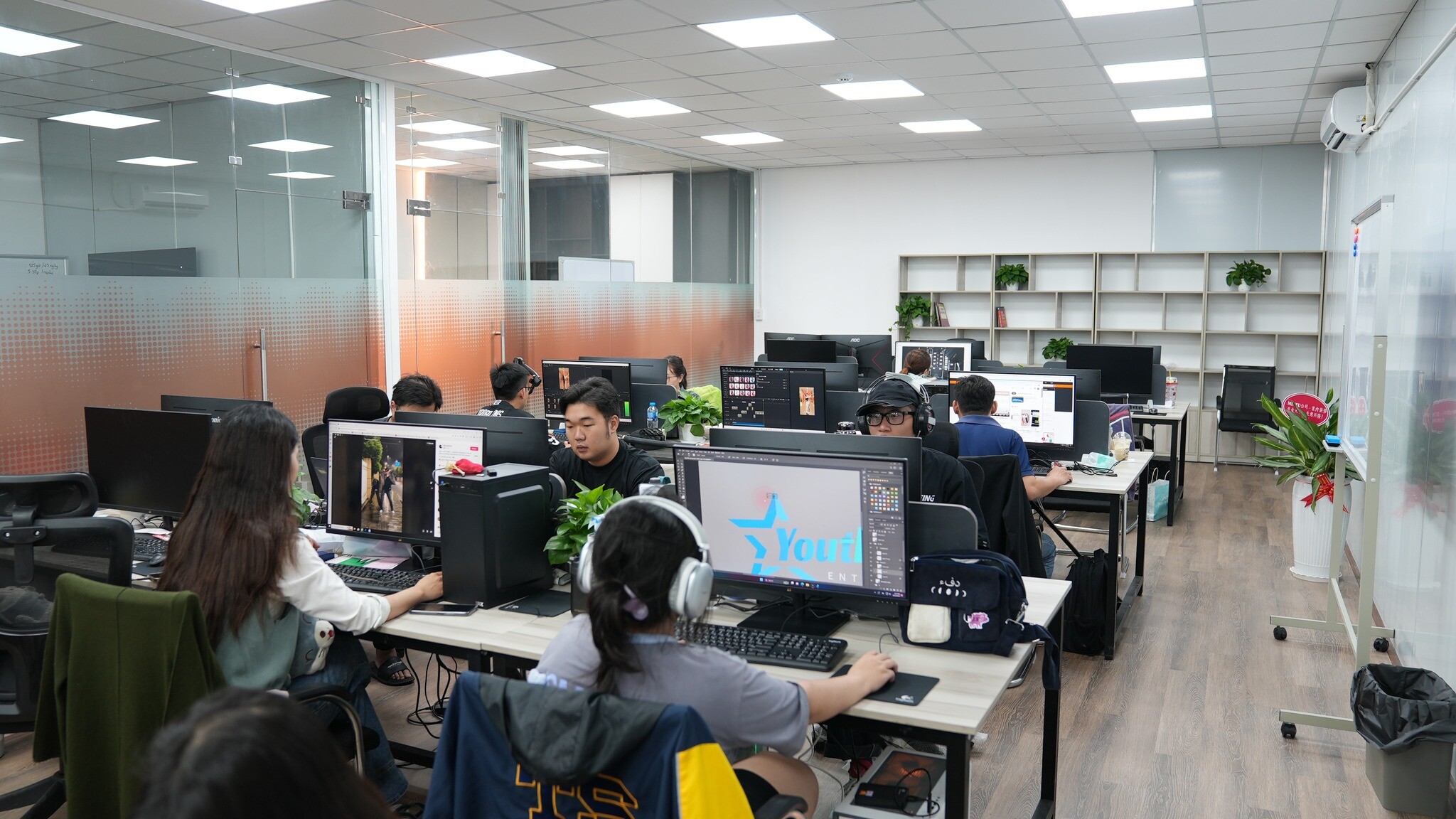 Truyền Thông Marvel Media 5