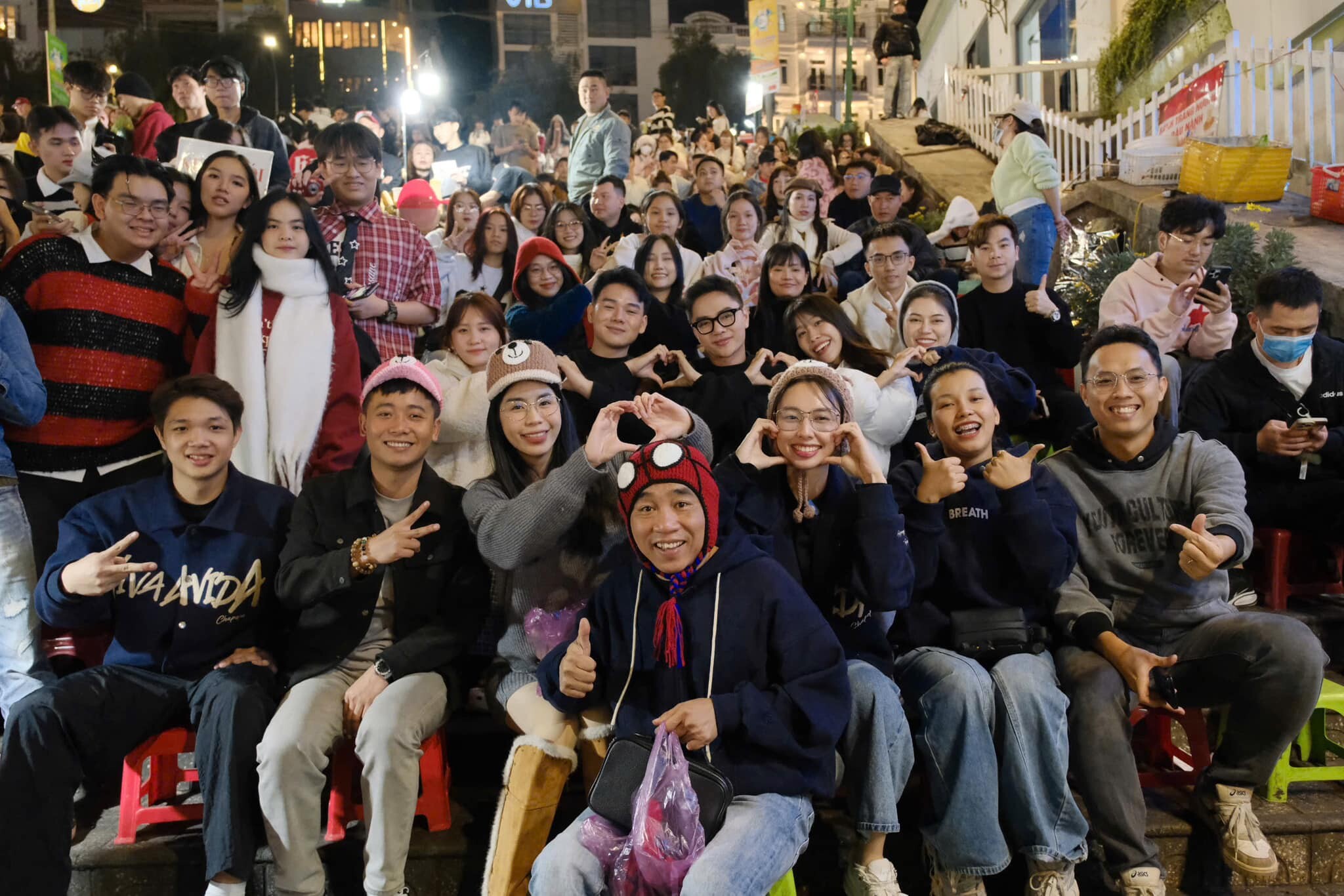 TẬP ĐOÀN CHỊ EM RỌT 7