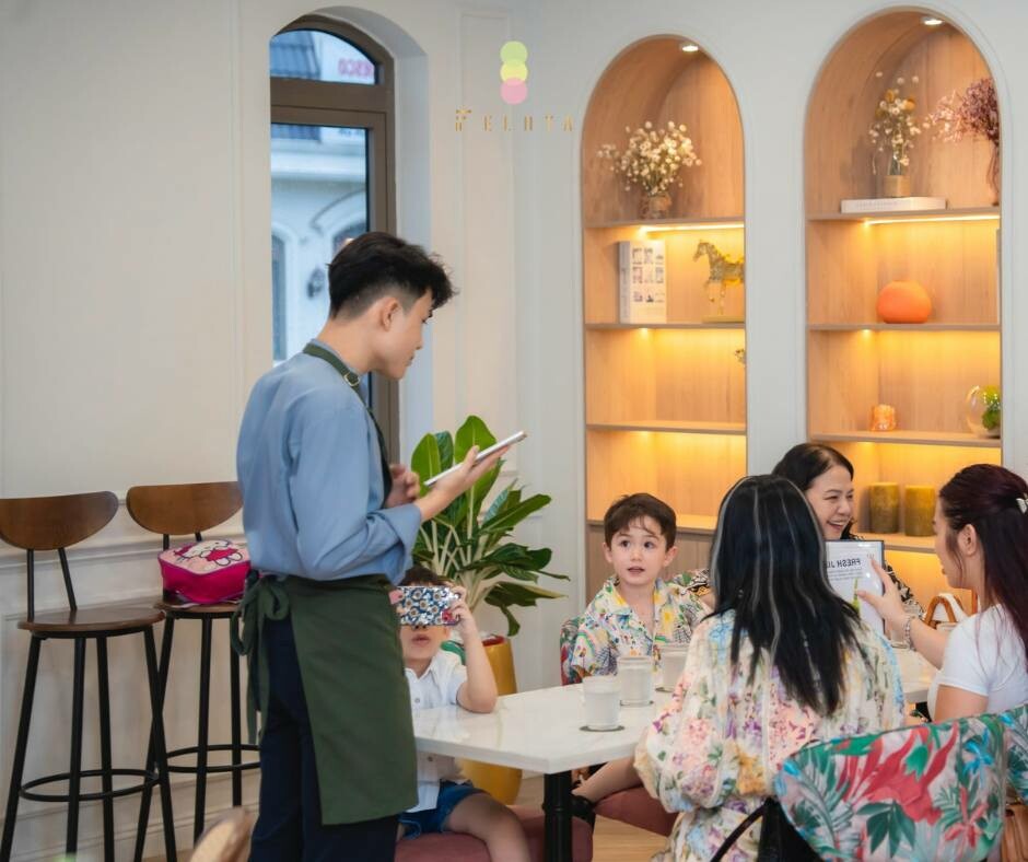 Felota Bistro & Bakery 3