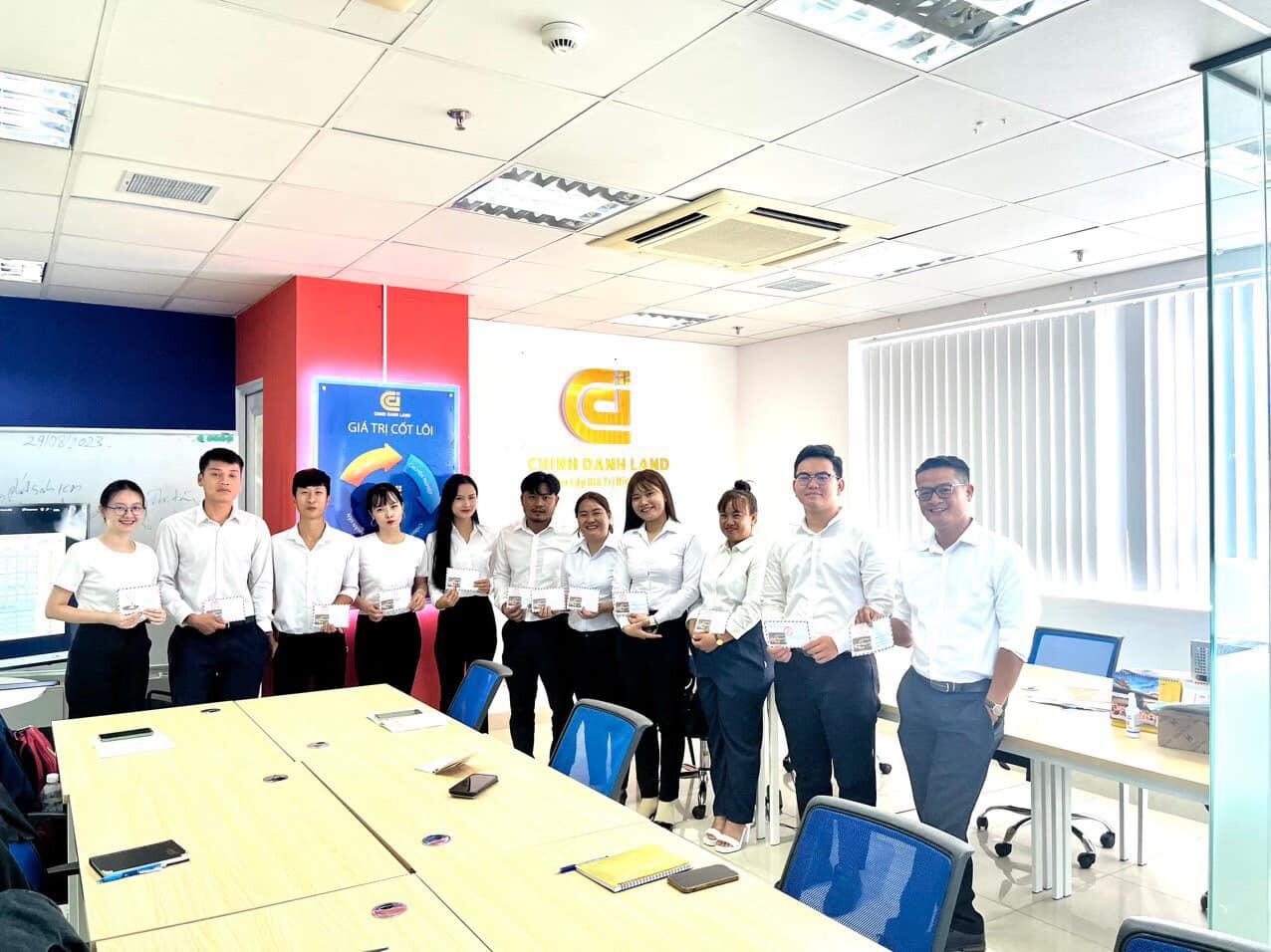 ĐỊA ỐC CHÍNH DANH 8