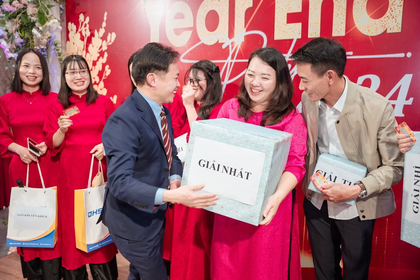 Tiếp Vận Quốc Tế DHS 8