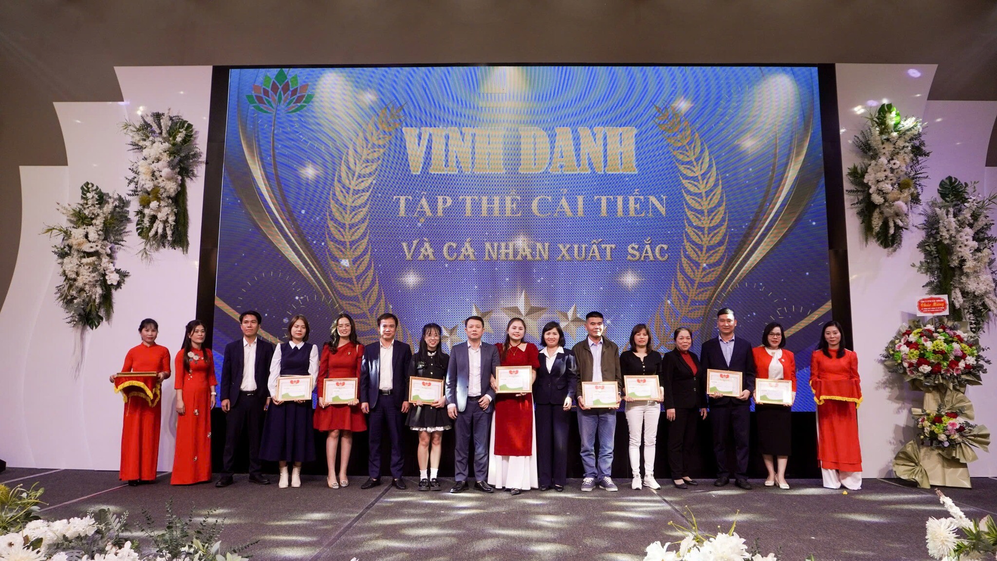 NHỰA CHÂU ÂU XANH 5