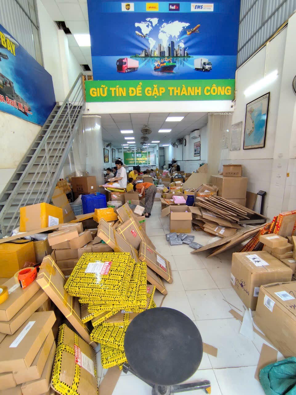 Xuất Nhập Khẩu Sài Gòn Bay 4