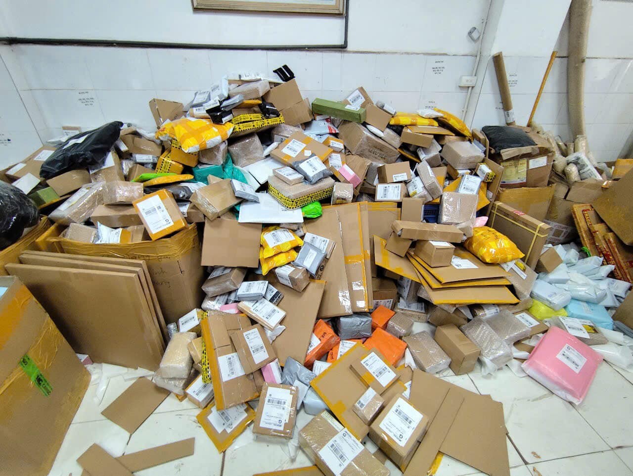 Xuất Nhập Khẩu Sài Gòn Bay 6