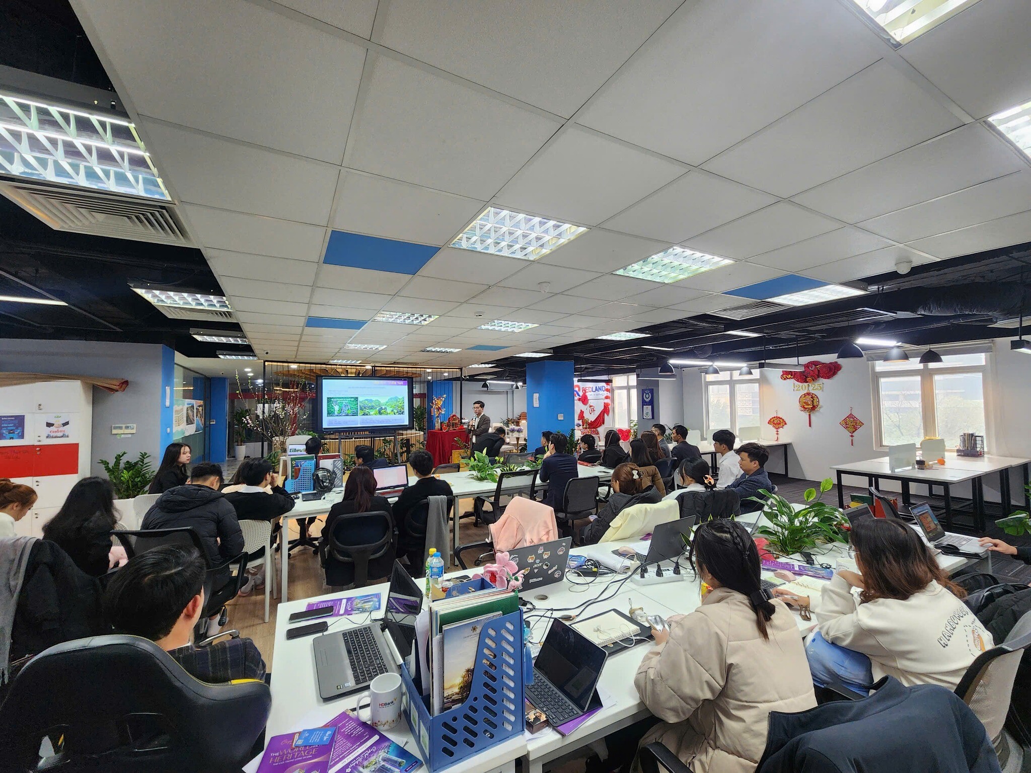 Đầu Tư Và Phát Triển Redland 3