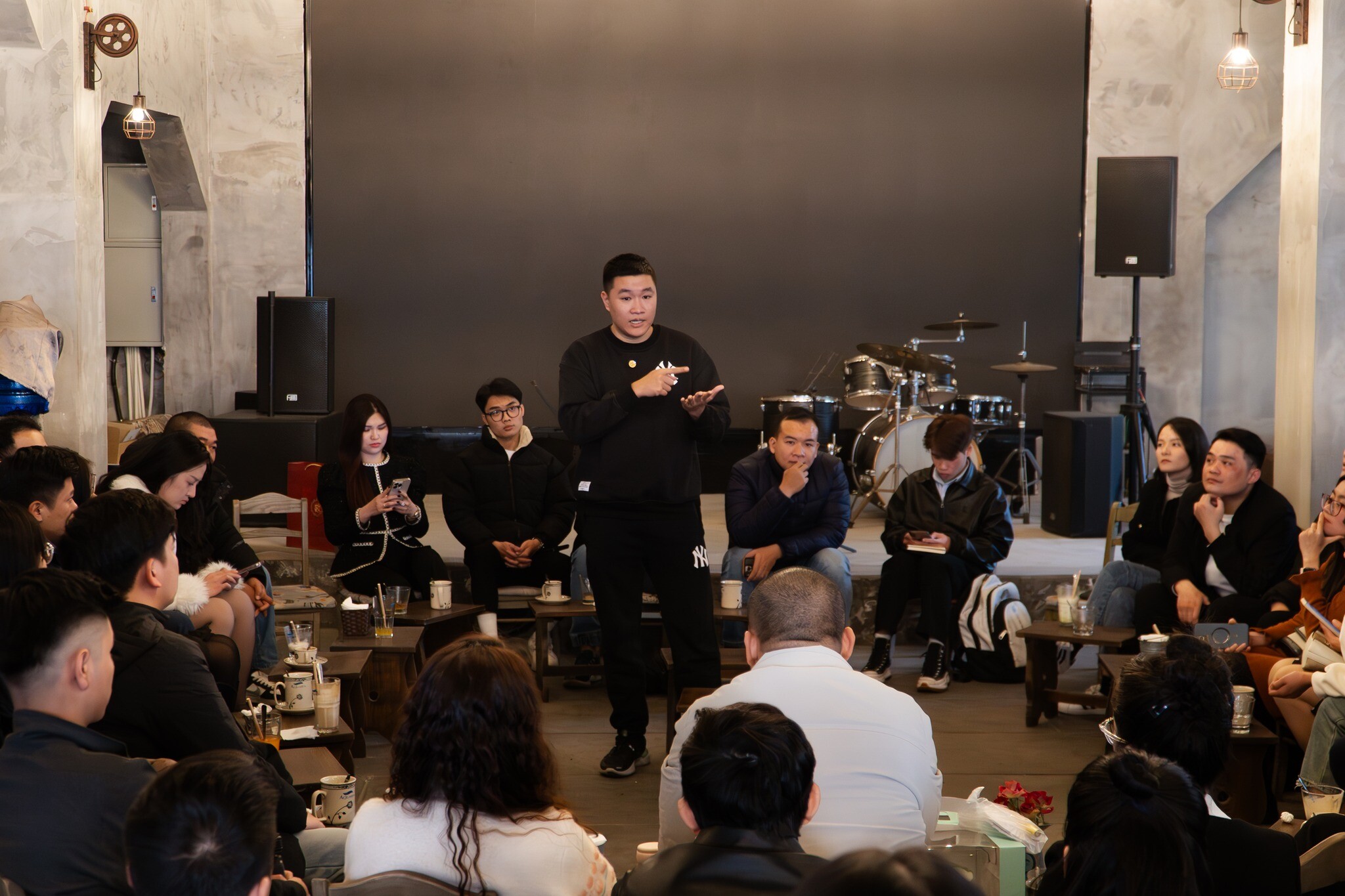 Truyền Thông DC Media 5