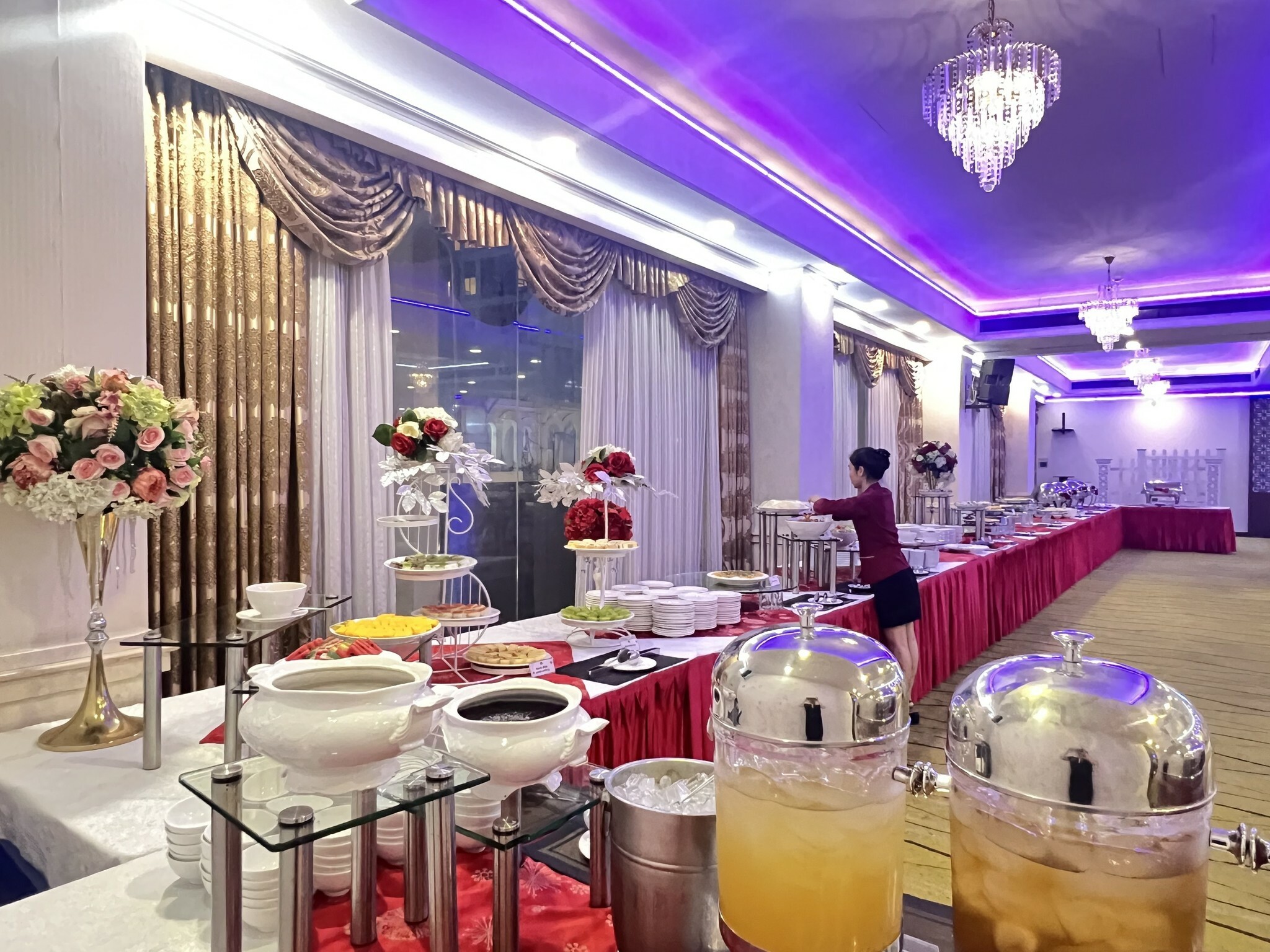 Khách sạn Thiên Hồng 10