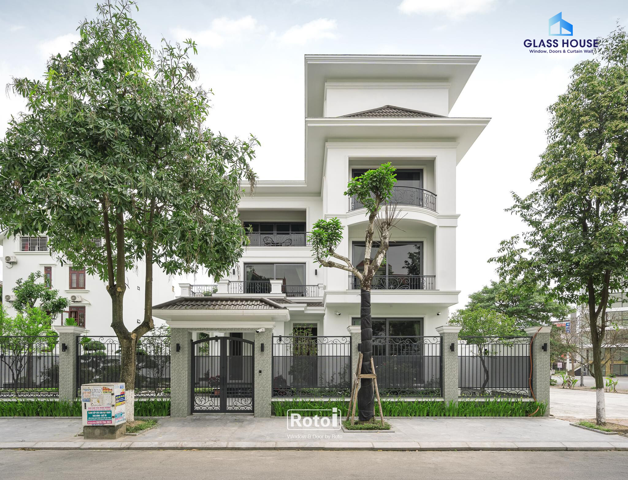 Xây dựng và Thương mại GlassHouse 3