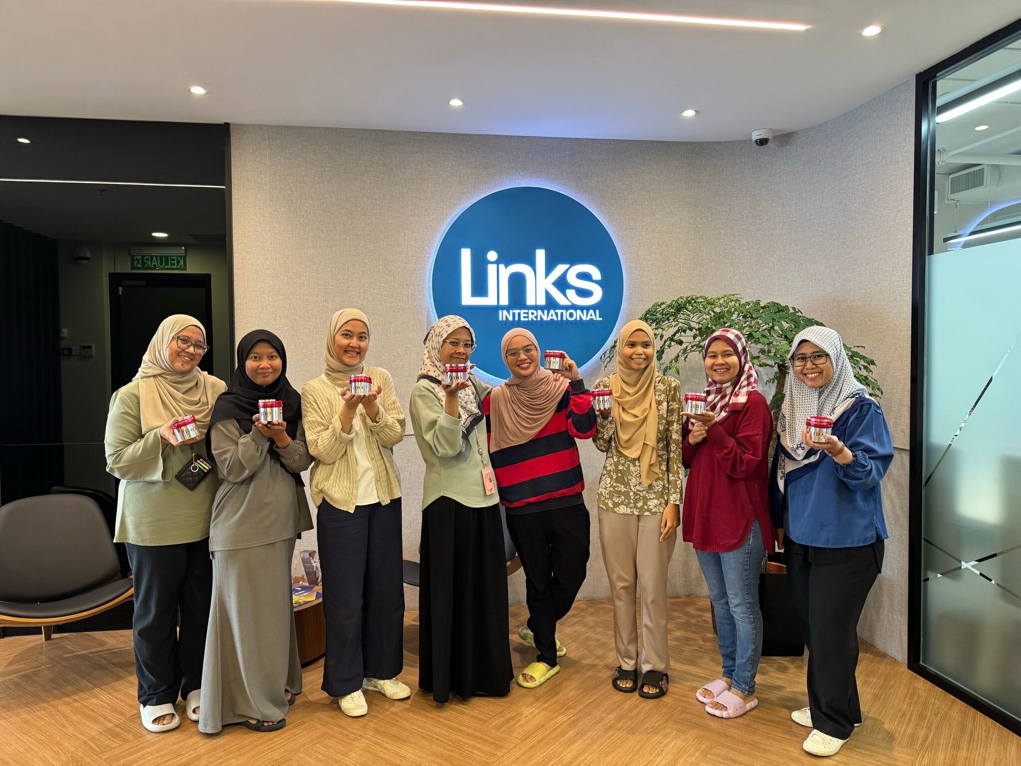 Links International 8