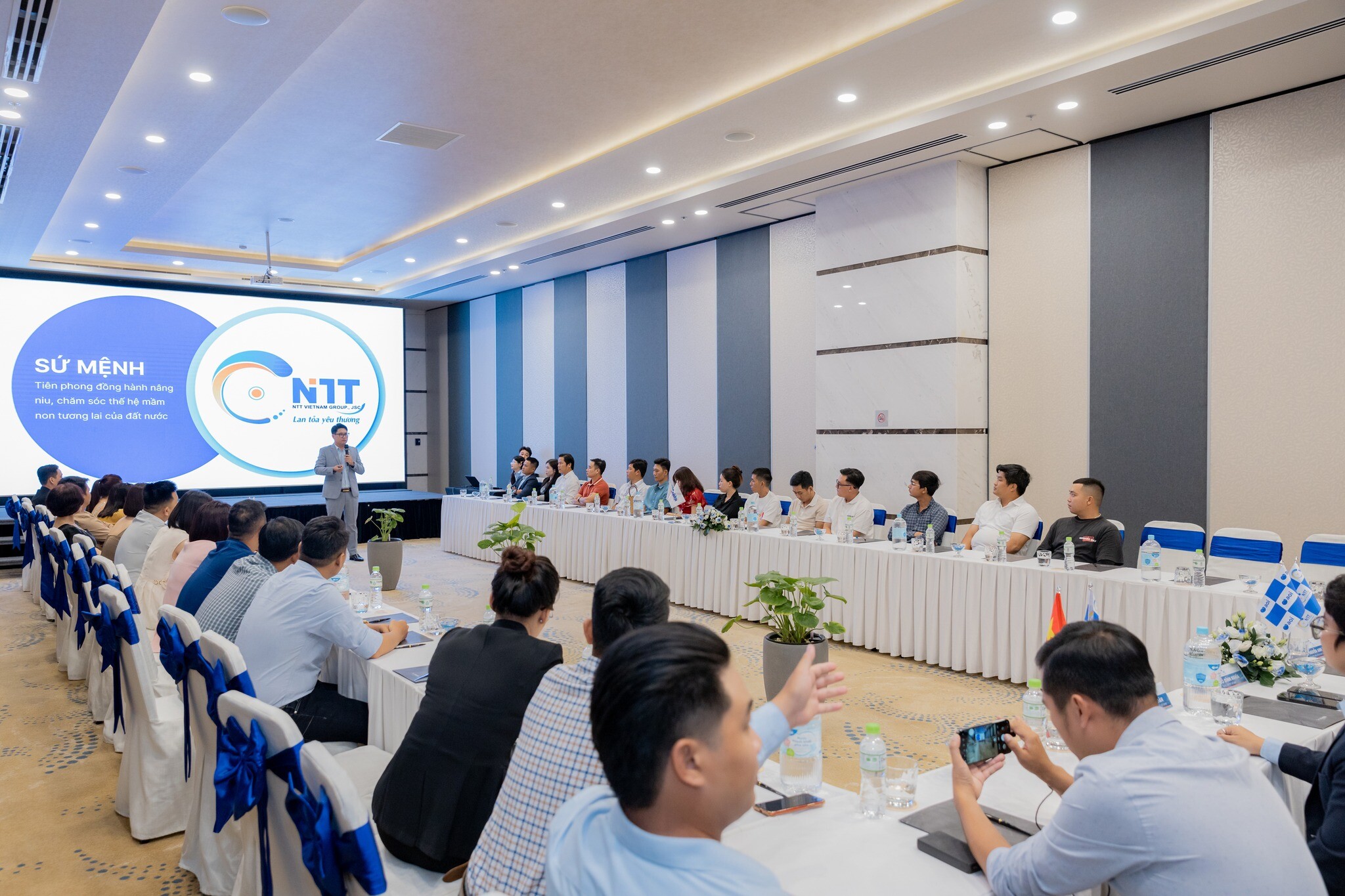 Tập Đoàn NTT Việt Nam 7