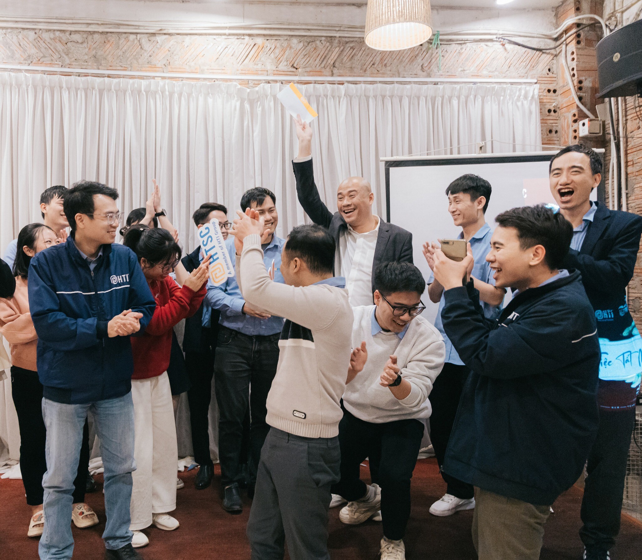 GIẢI PHÁP CÔNG NGHỆ HTSC 2