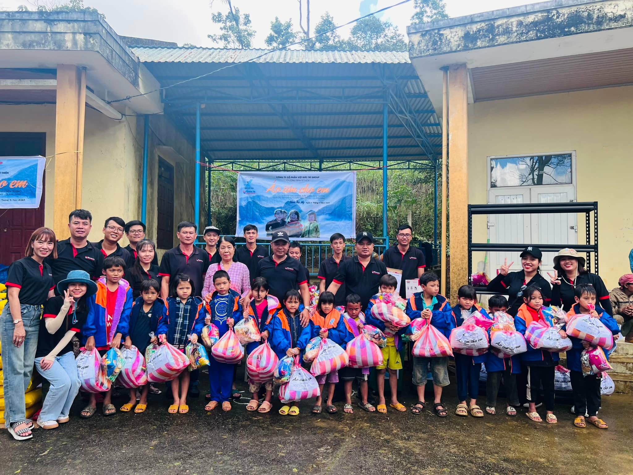 Việt Đức Trí Group 2